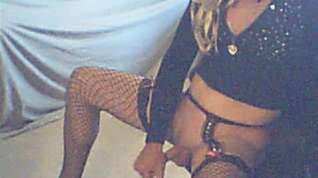 Online film Dirty Sissy Gia Jiizz in Fishnets and Pink Heels