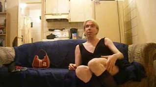 Online film Amateur Transsexual In Black Dress Teasing
