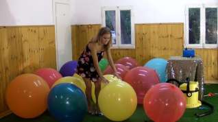 Online film Italoon - Irisha heel-popping many balloons