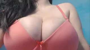 Online film brunette with very nice huge tits