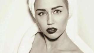 Online film Miley Cyrus Uncensored!