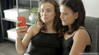 Online film Lovely teenage babes having fun together
