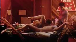 Online film Annette Haven, Lisa De Leeuw, Veronica Hart in vintage porn clip