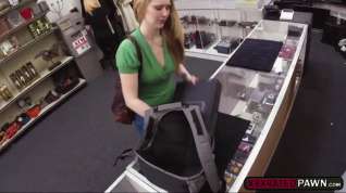 Online film Blonde girlfriend gets fucked at the pawnshop in exchange of cash