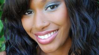 Online film Beautiful black babe gets a huge dick inside