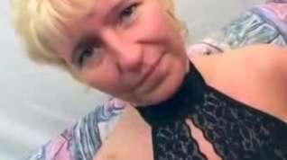 Online film German Mom is a Fistlover