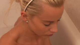 Online film Cindy Dollar in homemade sex tape with a handsome blonde slut