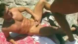Online film Nude Beach - Buxom Blond Bareback Anal MMF Threesome