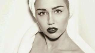 Online film Miley Cyrus NUDE!