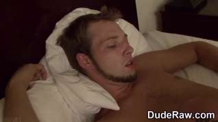 Online film Twink gets barebacked