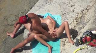 Online film Couple of mutually masturbating to orgasm at a public beach