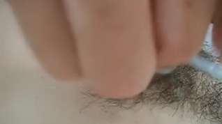 Online film Shaving my hairy muff