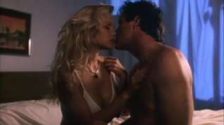 Online film April Bogenschutz,Pamela Anderson in Raw Justice (1994)
