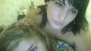 Online film immature chavettes have fun on a webcam