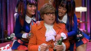 Online film Carrie Ann Inaba,Diane Mizota,Beyonce Knowles in Austin Powers In Goldmember (2002)