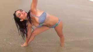 Online film Bikini Yoga on the Beach