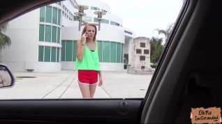 Online film Hot blonde teen gets picked up and boned at the strangers car