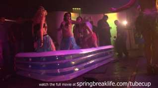 Online film SpringBreakLife Video: Girls In Hula Skirts
