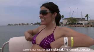 Online film SpringBreakLife Video: 4 Girls On A Boat