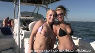 Online film SpringBreakLife Video: Girls Flashing On A Boat