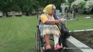 Online film Granny gets forced to sex