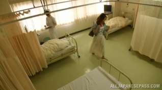 Online film Hot Asian milf is in the hospital and horny for a cock