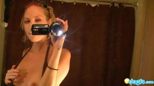 Online film Blonde emo in homemade solo fingering