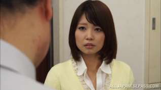 Online film Petite Asian milf Yura Kurokawa is fucked by two guys