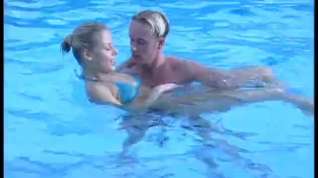 Online film Swimmingpool Love 4