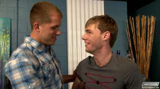 Online film NextDoorBuddies Video: Bar Boys