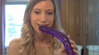 Online film This Babe takes a giant sex-toy in her wazoo