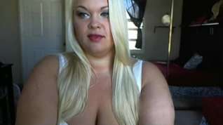 Online film Fat blonde bitch posing on web camera