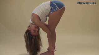 Online film Alena Brezhneva - Gymnastic Video part 1