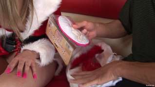 Online film RawVidz Video: Naughty Santa Gets Cunt Nailed