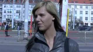 Online film CZECH STREETS - Ilona takes cash for public sex