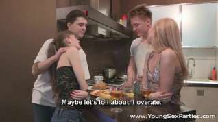 Online film Teen swingers fuck together