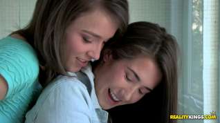 Online film WeLiveTogether - A womans touch