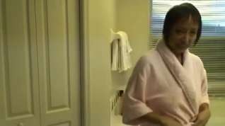 Online film Lewd Oriental Granny Copulates her Vagina in the Hawt Tube