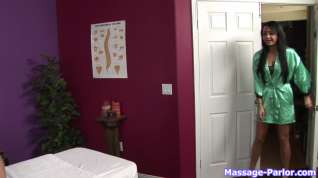 Online film Massage-Parlor: The Party Girl