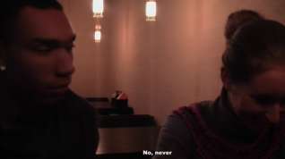 Online film Hotty sucks for cash in a restaurant