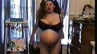 Online film Playgirl Moons 9 Months Preggo & Bustin 5