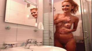 Online film Big butt redhead MILF takes a shower naked