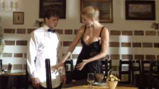 Online film Sex in the Restaurant