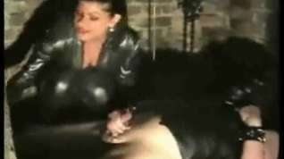 Online film Dominant-Bitch clothed in darksome rubber