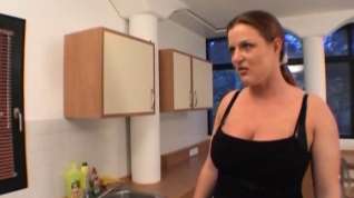Online film Perverted busty MILF fucked in the kitchen