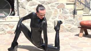 Free online porn Contortion In The Rain - Watch4Fetish